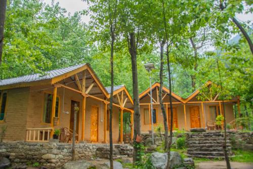 eco himalayas cottages tirthan valley