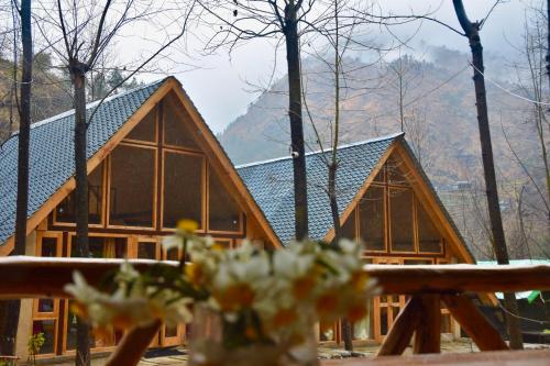 eco himalayas cottages tirthan valley
