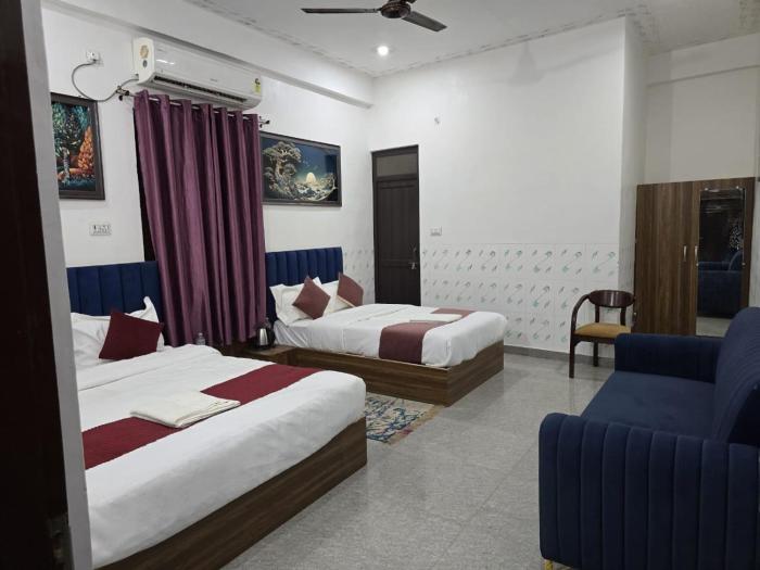 hotel the sky blue and cafe