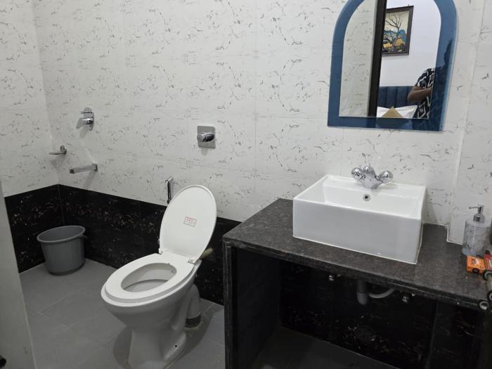 hotel the sky blue and cafe