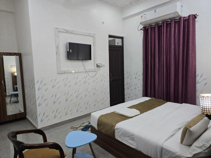 hotel the sky blue and cafe