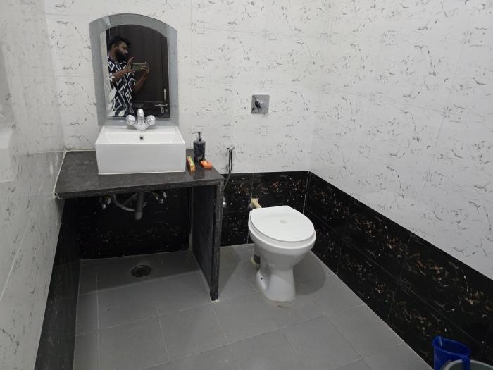 hotel the sky blue and cafe