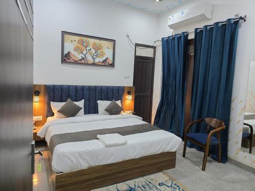 hotel the sky blue and cafe