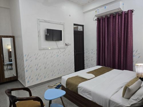 hotel the sky blue and cafe