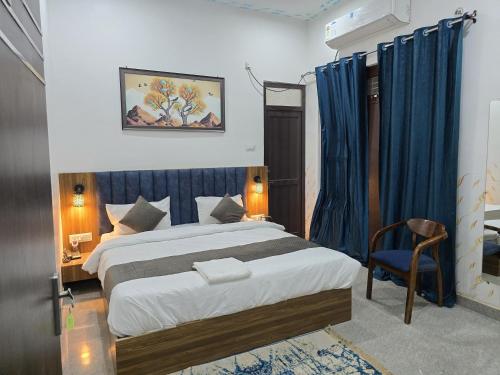 hotel the sky blue and cafe