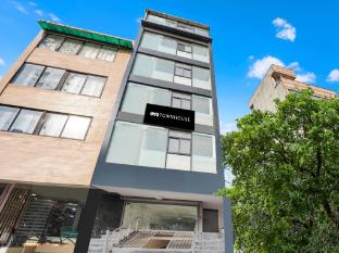Super Townhouse Morden Town,,3 star