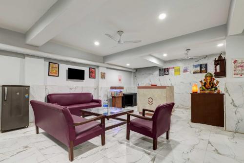 townhouse super anmol residency near saket metro delhi