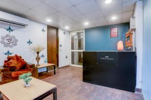 townhouse super anmol residency near saket metro delhi