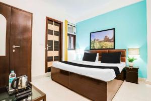 townhouse super anmol residency near saket metro delhi
