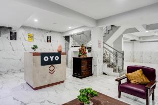 townhouse super anmol residency near saket metro delhi