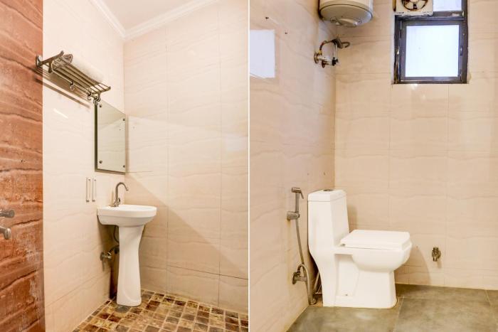 townhouse super anmol residency near saket metro delhi
