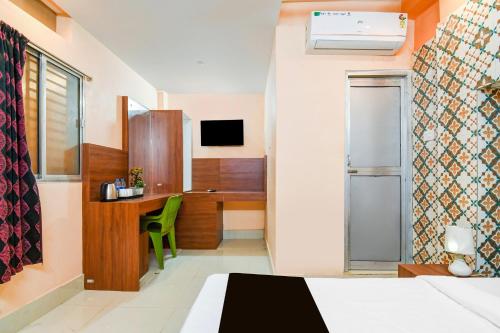 super hotel o dakshin dwar formerly radha krishna niwas