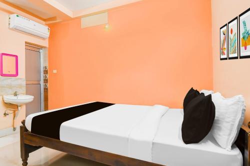 super hotel o dakshin dwar formerly radha krishna niwas