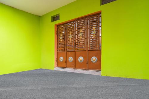 super hotel o dakshin dwar formerly radha krishna niwas