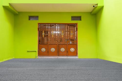 super hotel o dakshin dwar formerly radha krishna niwas