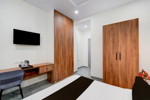 super townhouse oak l b nagar metro station