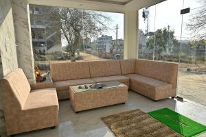 super hotel o panvith suites near bangalore international airport