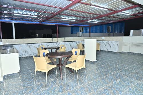 super hotel o panvith suites near bangalore international airport