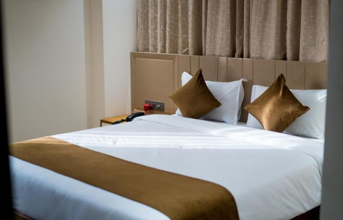 rainbow guest house pure veg