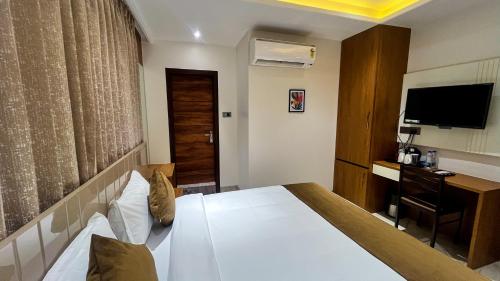 rainbow guest house pure veg