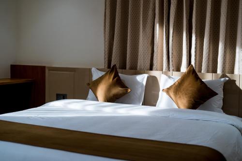 rainbow guest house pure veg