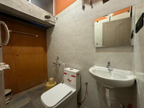 Eden Beach Resort,,2 star