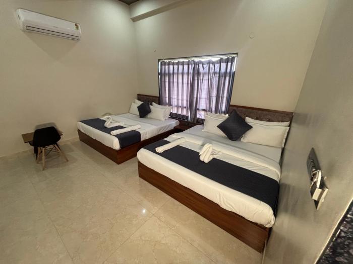 hotel vasudev near toran gate