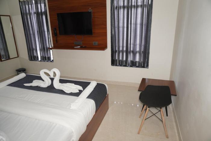 hotel vasudev near toran gate