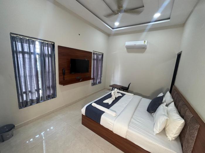 hotel vasudev near toran gate