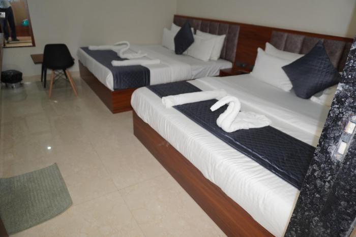 hotel vasudev near toran gate