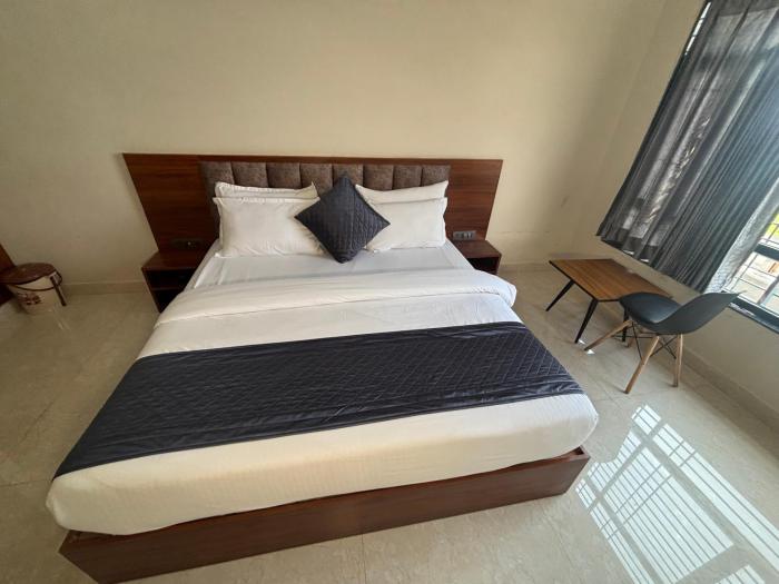 hotel vasudev near toran gate