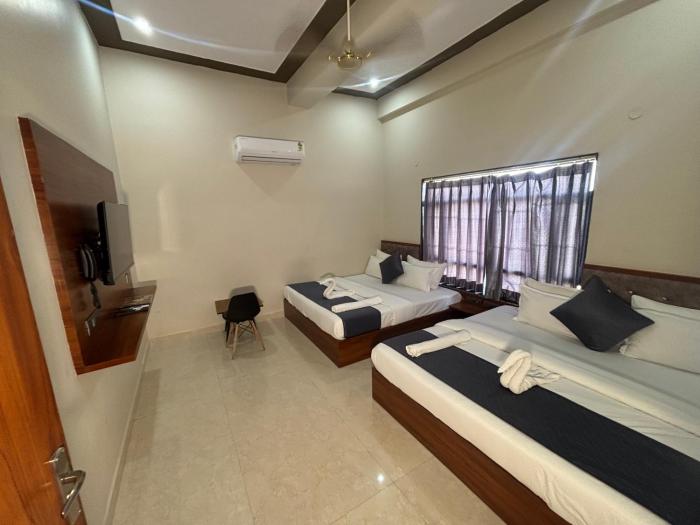 hotel vasudev near toran gate