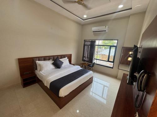 Hotel Vasudev Near Toran Gate,,3 star