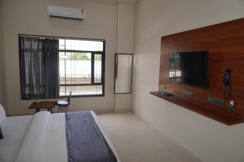 hotel vasudev near toran gate
