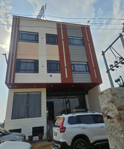 hotel vasudev near toran gate