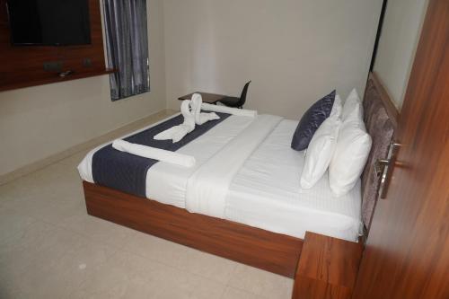 hotel vasudev near toran gate