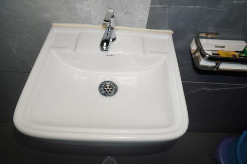 hotel vasudev near toran gate