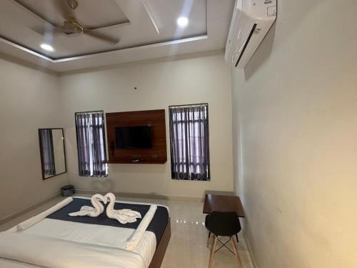 hotel vasudev near toran gate