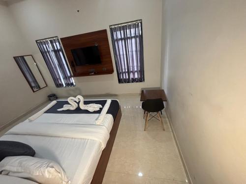 hotel vasudev near toran gate
