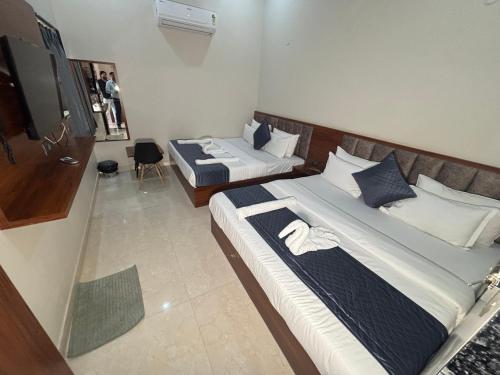 hotel vasudev near toran gate