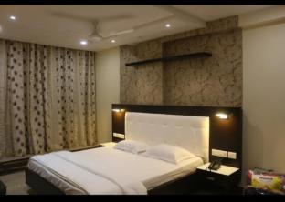 sri vijetha royal hotel