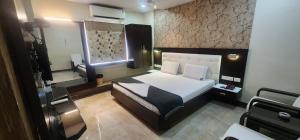 sri vijetha royal hotel