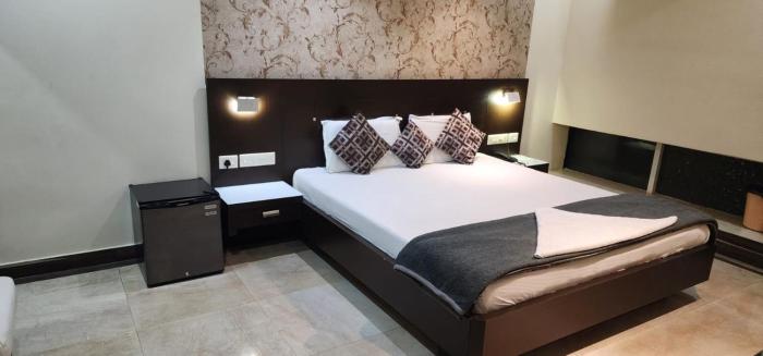 sri vijetha royal hotel