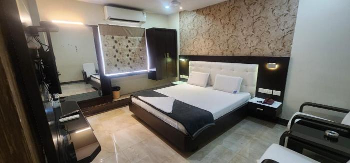 sri vijetha royal hotel