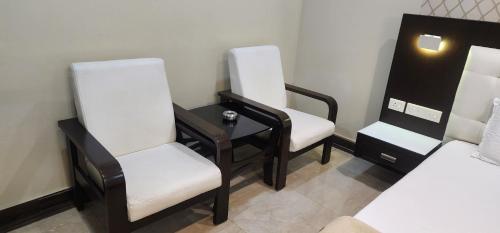 Sri Vijetha Royal Hotel,,3 star