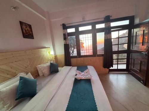 vansathli i near mall road kasauli