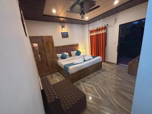 vansathli i near mall road kasauli