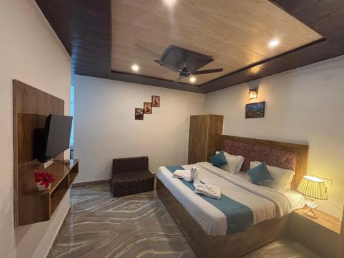 vansathli i near mall road kasauli