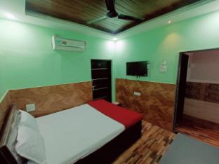 chinmay lodging kolhapur