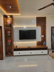 manava luxury service apartment